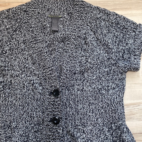 Kenneth Cole Reaction Womens L Short Sleeve Cardigan. Black and White Knit. - Picture 8 of 9